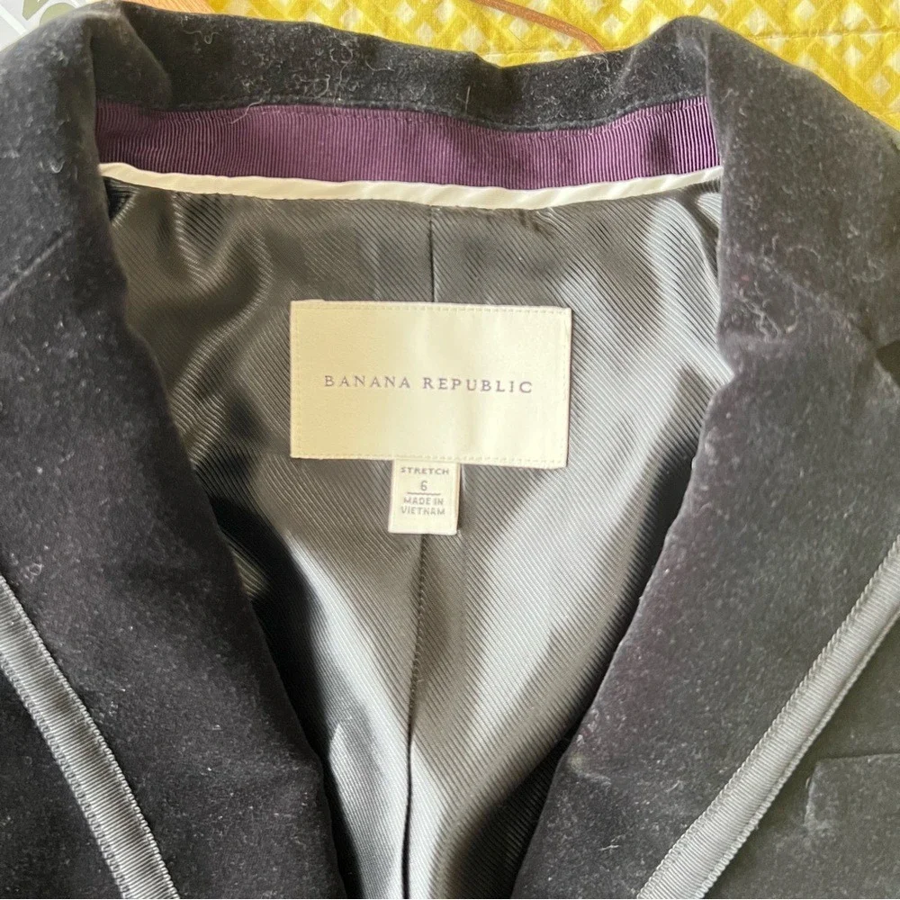 Banana Republic Velvet Tuxedo Blazer Size 6 EUC Party Preppy Going‎ Out